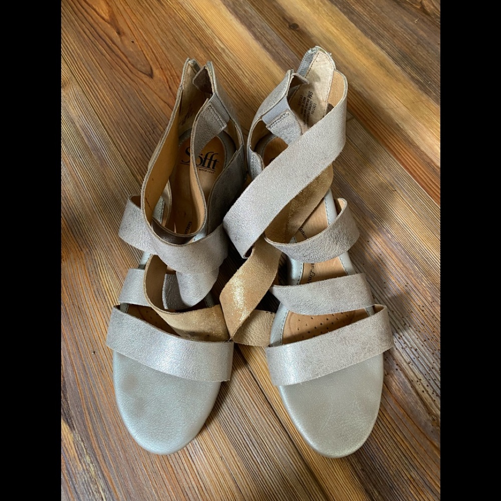 Sofft Sandals silver with some gold size 9